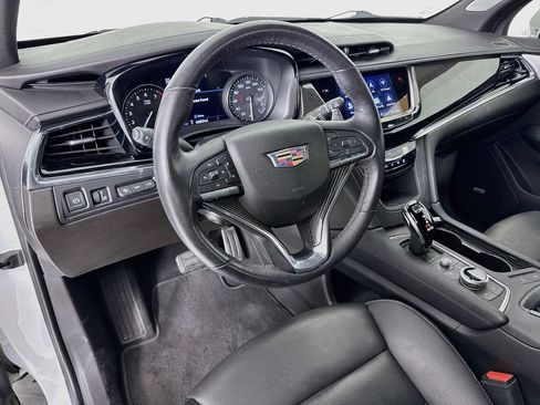 Used 2022 Cadillac XT6 Sport w/ Technology Package AWD/4WD image 4