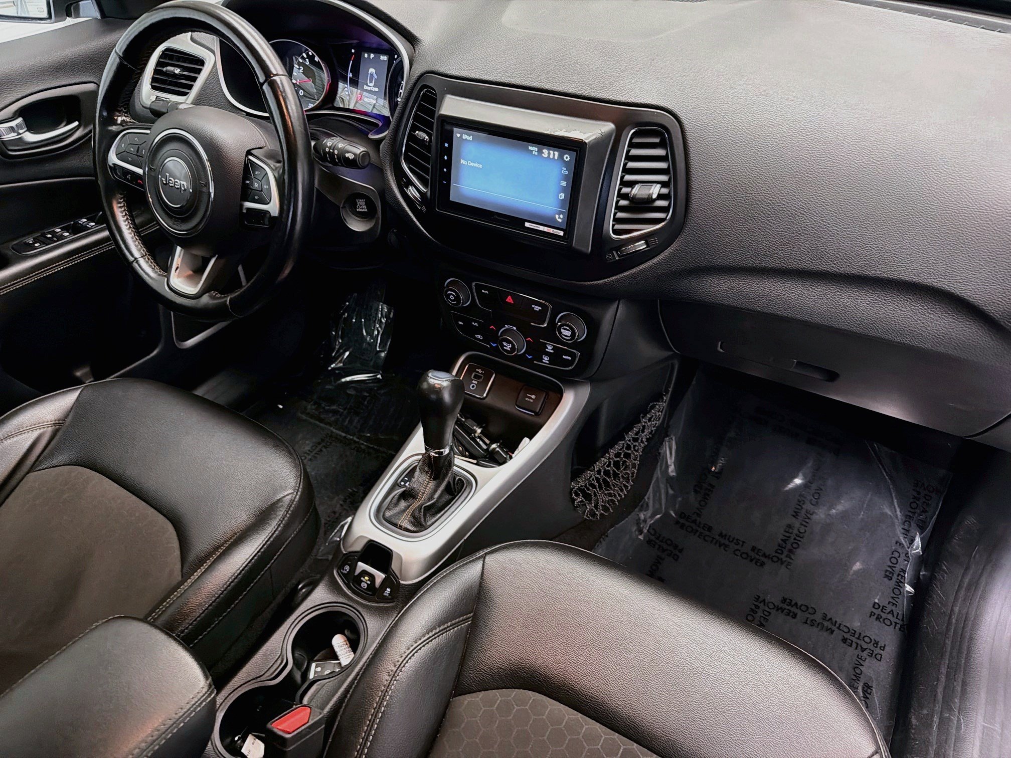 Used 2020 Jeep Compass Latitude FWD image 12