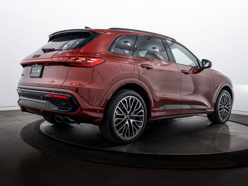 Certified 2025 Audi SQ5 Premium Plus w/ Premium Plus Package image 4