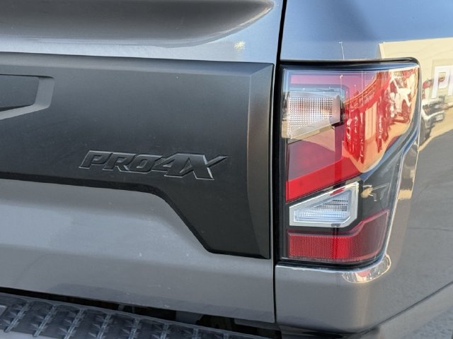 Used 2023 Nissan Titan PRO-4X w/ Pro-4x Convenience Package AWD/4WD image 7