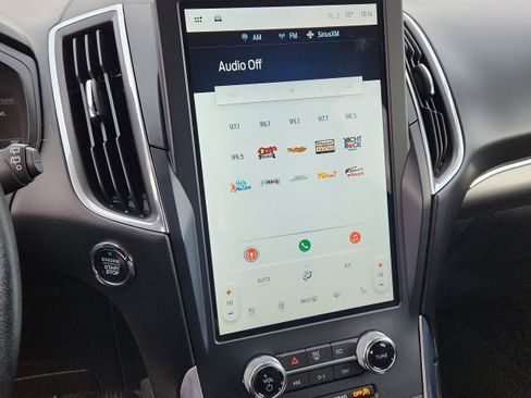 Used 2023 Ford Edge Titanium image 19