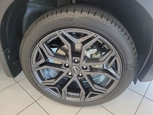 New 2025 Nissan Kicks SR w/ SR Premium Package image 9