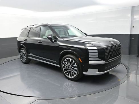 New 2026 Hyundai Palisade Calligraphy FWD image 2