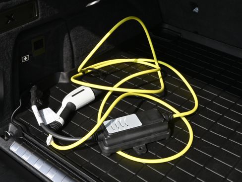 Certified 2023 BMW X5 xDrive45e w/ Executive Package image 32