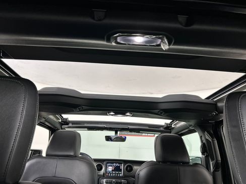 Used 2023 Jeep Wrangler Freedom Edition image 22