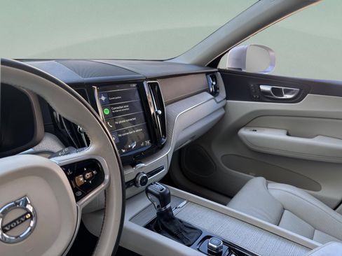 Used 2018 Volvo XC60 T6 Inscription w/ Luxury Seat Package image 31