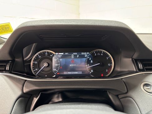 Used 2023 Land Rover Range Rover Evoque SE AWD/4WD image 17