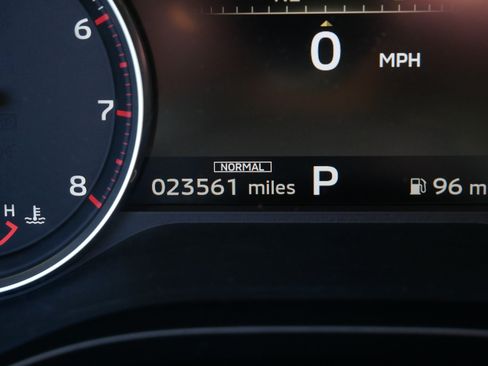 Used 2025 Mitsubishi Outlander SE AWD/4WD image 34