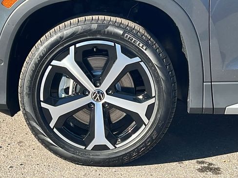 New 2026 Volkswagen Tiguan SE AWD/4WD image 9