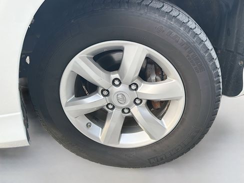 Used 2017 Lexus GX 460 image 39