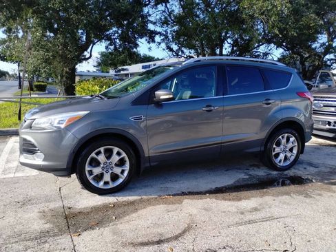 Used 2014 Ford Escape Titanium w/ Equipment Group 401A AWD/4WD image 5