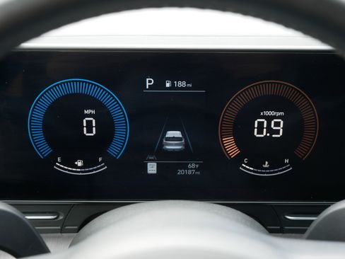 Certified 2025 Hyundai Kona SEL AWD/4WD image 21