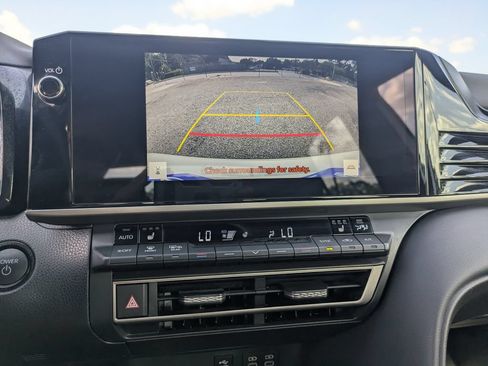 Used 2025 Toyota Camry XSE FWD image 21