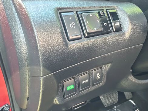 Used 2013 Nissan Sentra SR w/ Premium Pkg FWD image 34