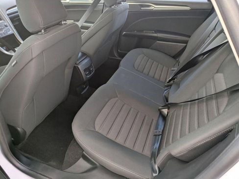 Used 2020 Ford Fusion SE FWD image 24