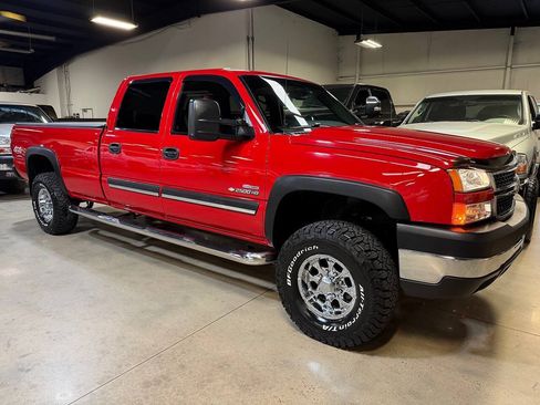 Used 2006 Chevrolet Silverado 2500 LT w/ Heavy-Duty Power Package AWD/4WD image 58