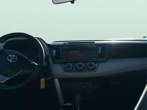 Used 2015 Toyota RAV4 LE image 10