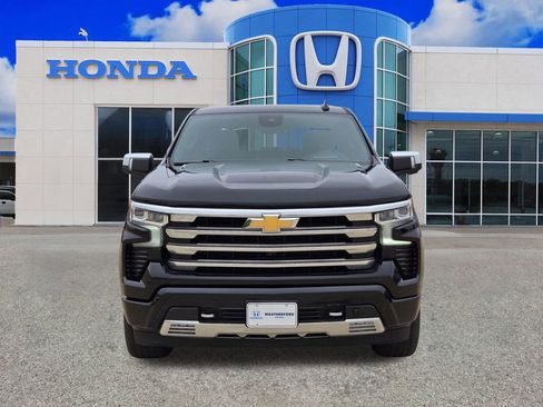 Used 2023 Chevrolet Silverado 1500 High Country w/ Technology Package AWD/4WD image 8