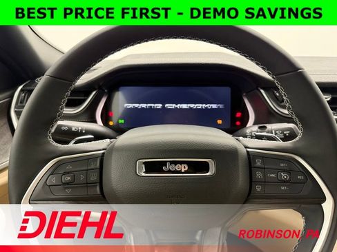 New 2025 Jeep Grand Cherokee L Limited w/ Black Appearance Package image 27