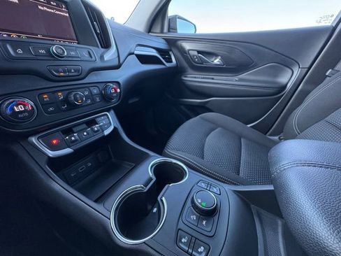 Used 2022 GMC Terrain SLE w/ Driver Convenience Package image 10