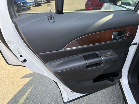 Used 2014 Lincoln MKX AWD w/ Equipment Group 102A image 12