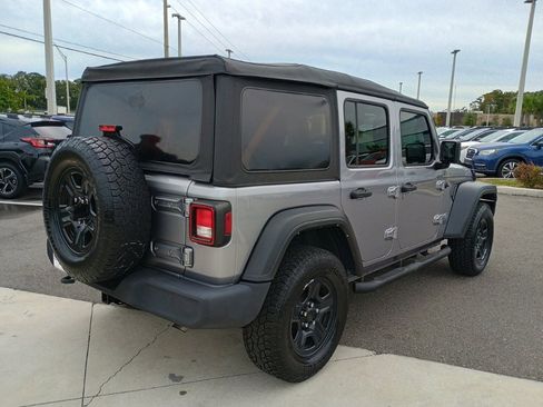 Used 2018 Jeep Wrangler Unlimited Sport image 5