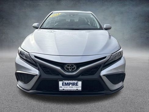 Used 2024 Toyota Camry SE image 10