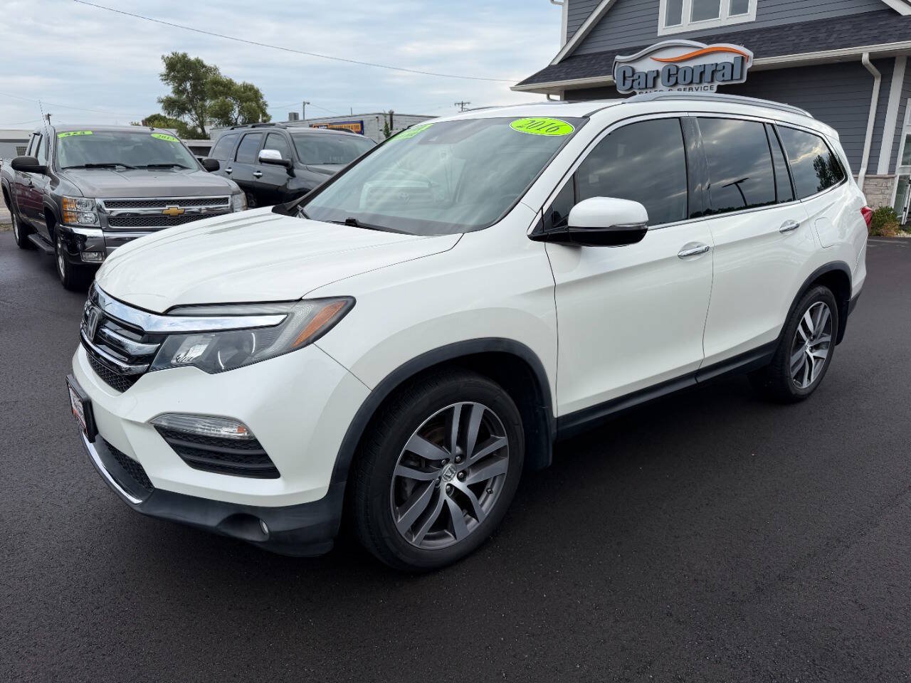 Used 2016 Honda Pilot Touring image 1