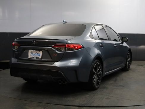 Used 2022 Toyota Corolla SE w/ SE Premium Package image 5
