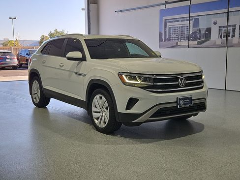 Certified 2023 Volkswagen Atlas Cross Sport SE w/ Panoramic Sunroof Package FWD image 2