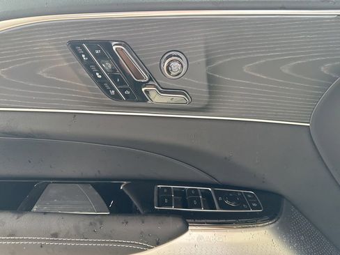 Used 2025 Cadillac Lyriq Sport AWD/4WD image 12