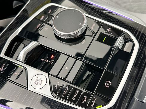 New 2026 BMW X5 xDrive40i w/ M Sport Package image 16