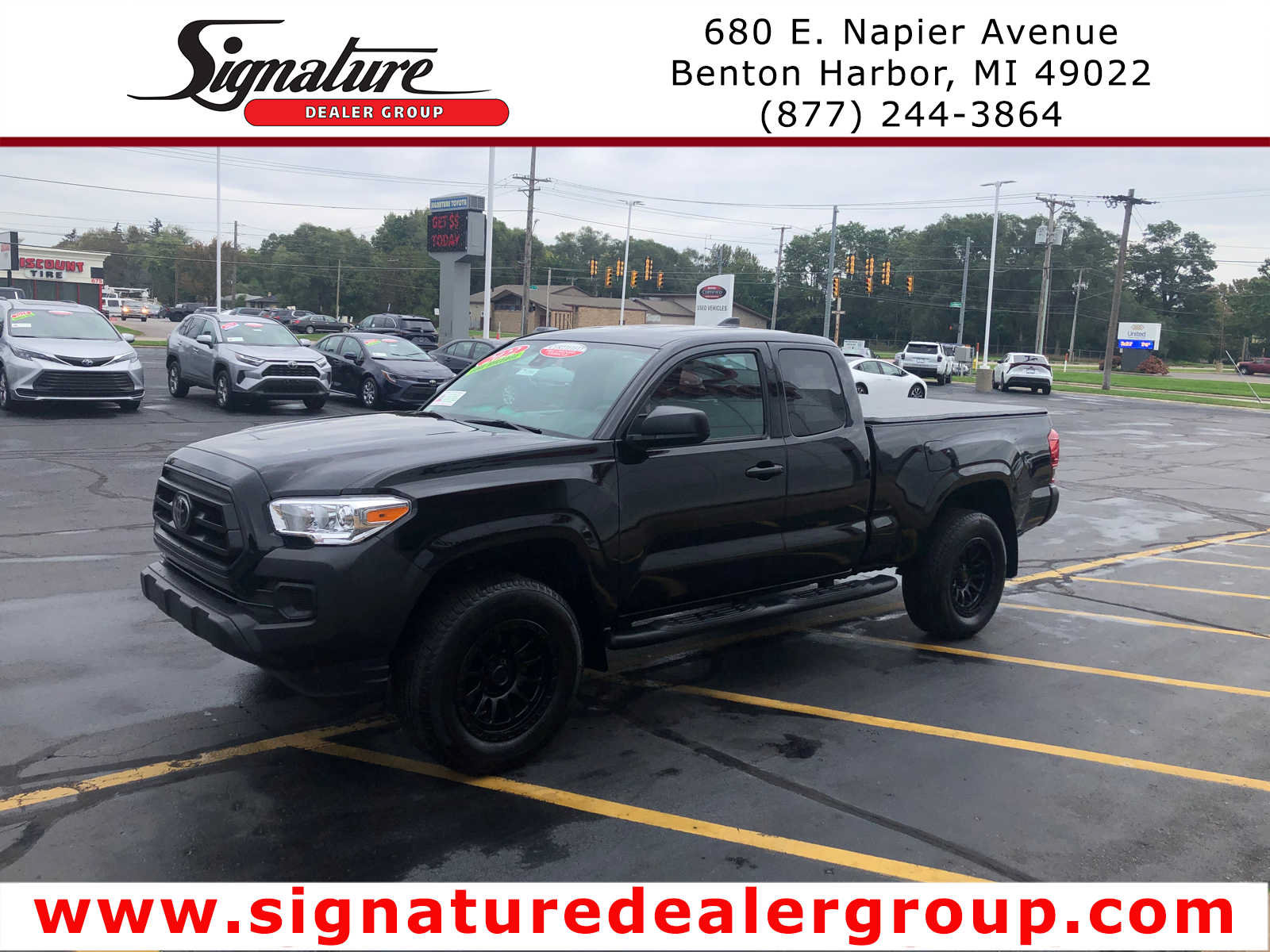 Certified 2022 Toyota Tacoma SR RWD image 1