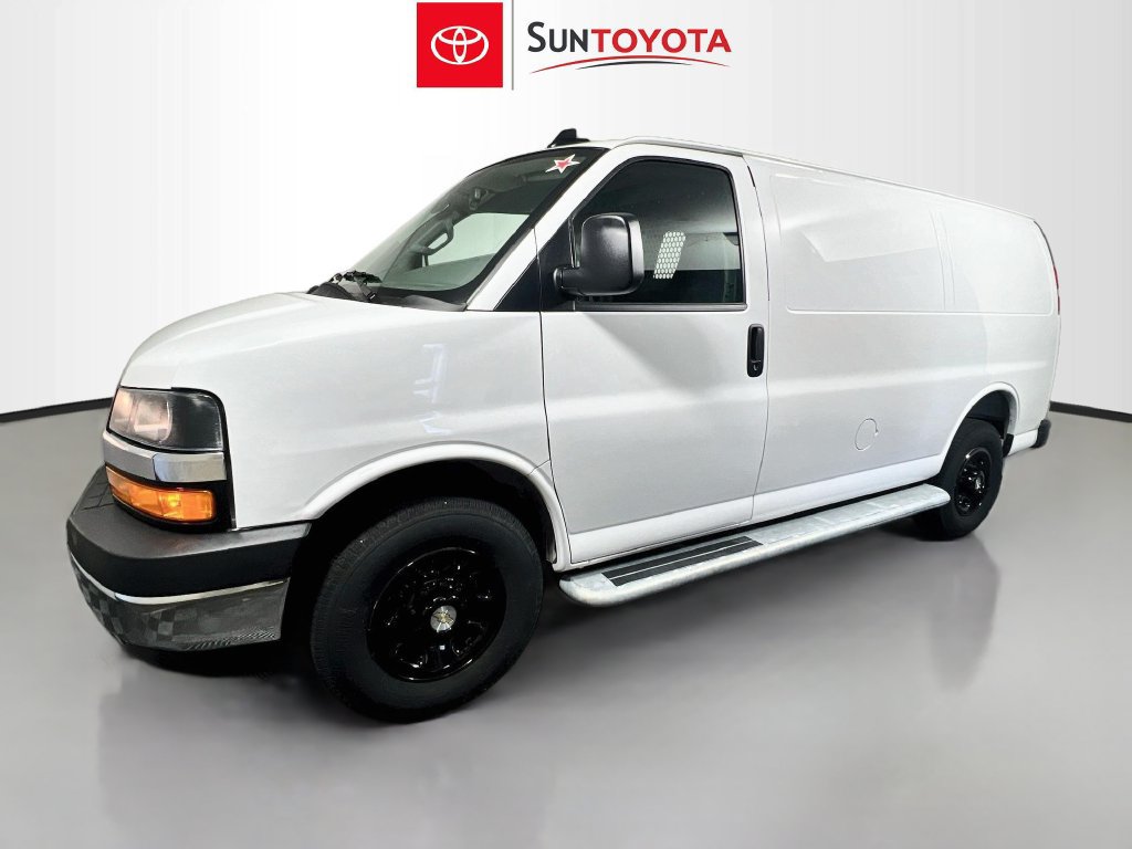 Used 2025 Chevrolet Express 2500 w/ Driver Convenience Package RWD image 9