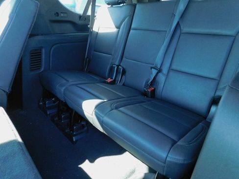 Used 2023 Chevrolet Suburban LT image 25