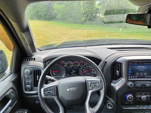 Used 2022 Chevrolet Silverado 1500 RST w/ Redline Edition AWD/4WD image 13