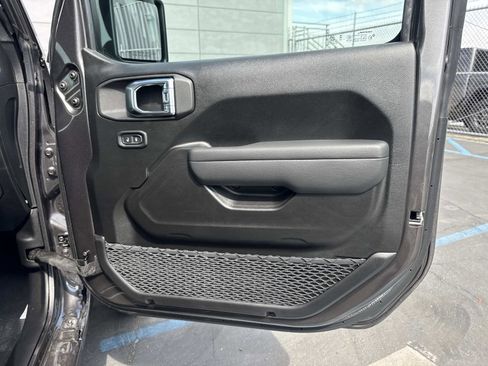 New 2026 Jeep Gladiator Sport image 31