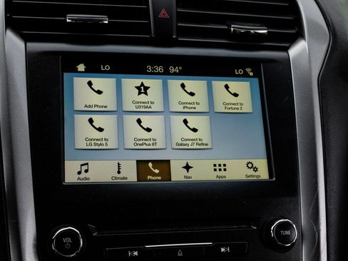 Used 2018 Ford Fusion SE w/ Fusion SE Technology Package FWD image 38