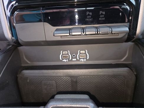 Certified 2025 RAM 1500 Laramie w/ Bed Utility Group AWD/4WD image 19