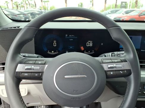 Certified 2025 Hyundai Kona SEL FWD image 18