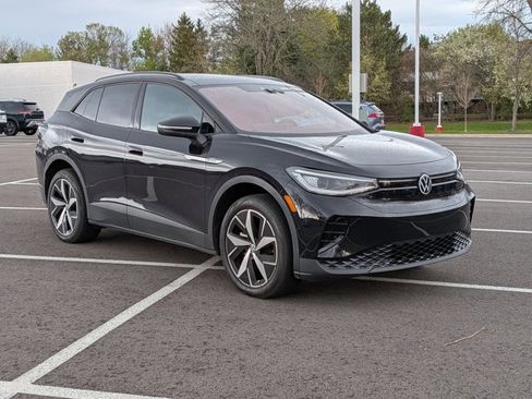 Used 2023 Volkswagen ID.4 Pro S image 3