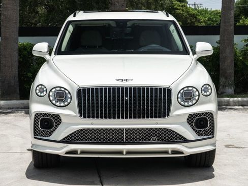 Used 2023 Bentley Bentayga Extended Wheelbase AWD/4WD image 12