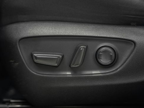 Used 2021 Toyota RAV4 XLE w/ Convenience Package FWD image 34