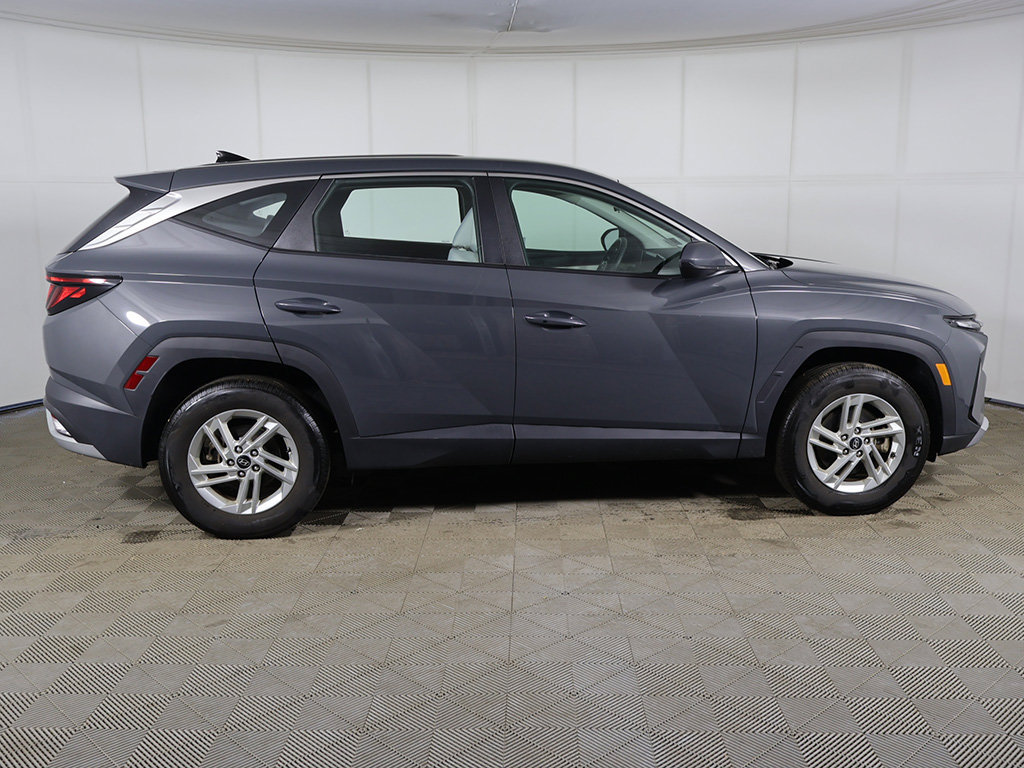 Certified 2025 Hyundai Tucson SE AWD/4WD image 12