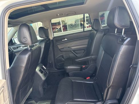 Used 2021 Volkswagen Atlas SE w/ Panoramic Sunroof Package AWD/4WD image 17