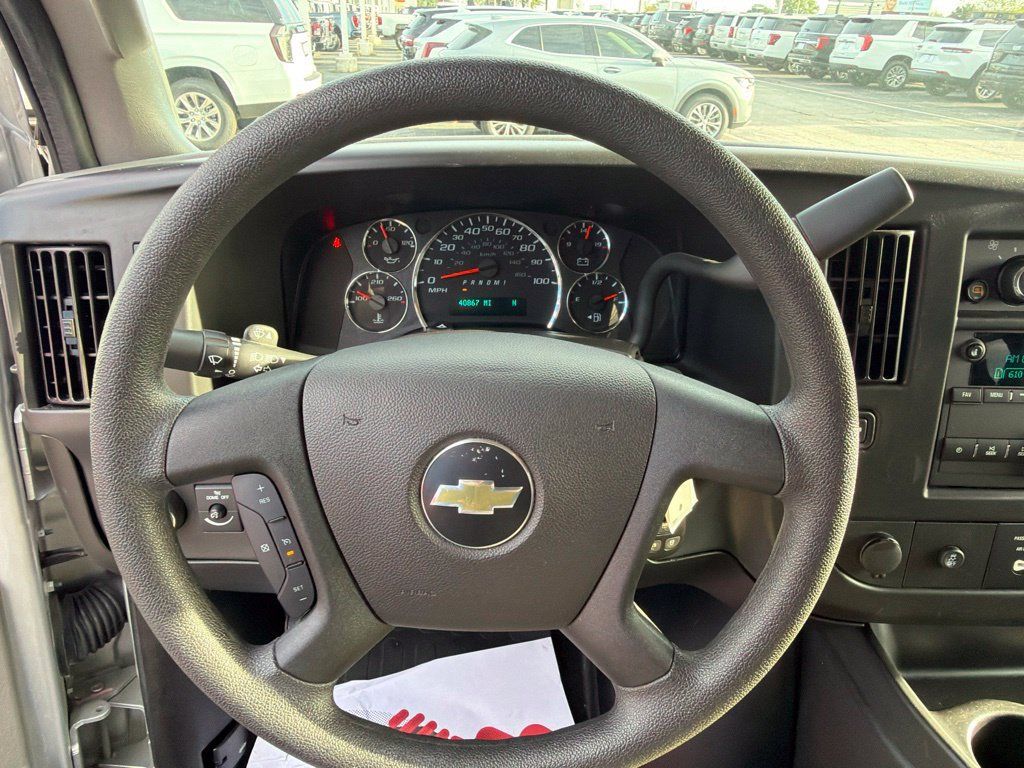 Used 2025 Chevrolet Express 3500 LT w/ LT Preferred Equipment Group RWD image 13