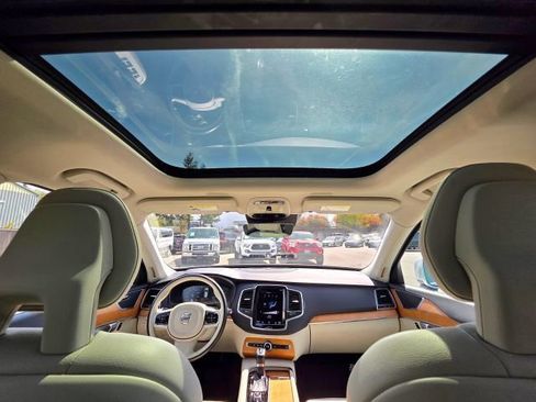 Used 2021 Volvo XC90 T6 Momentum image 23