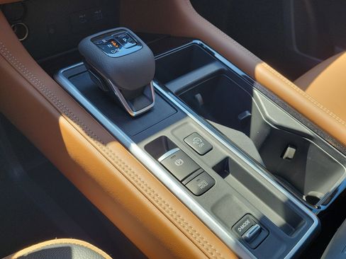 Certified 2025 Nissan Pathfinder Platinum w/ Cargo Package image 25