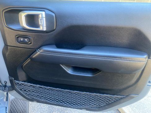 Used 2022 Jeep Wrangler Unlimited Sahara AWD/4WD image 24