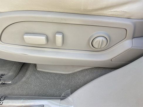 Used 2015 Buick Enclave Premium w/ Trailering Package image 21